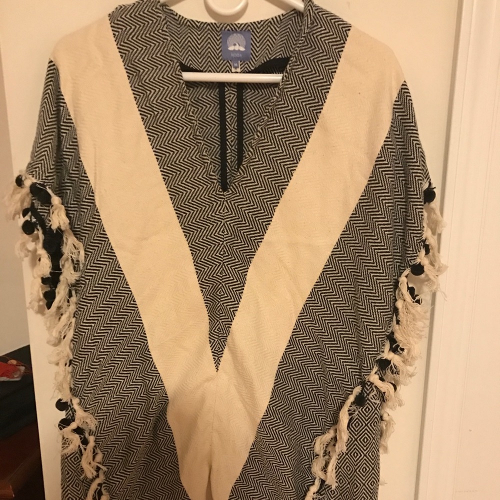 A gray/white koza swim coverup